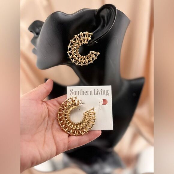 Southern Living Gold Earrings - Picture 1 of 5